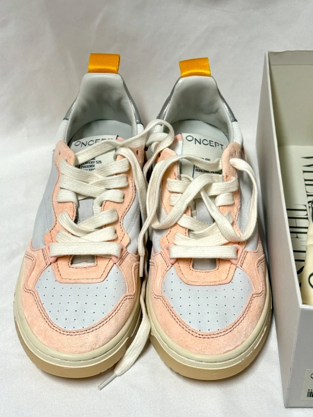 Oncept phoenix sneakers