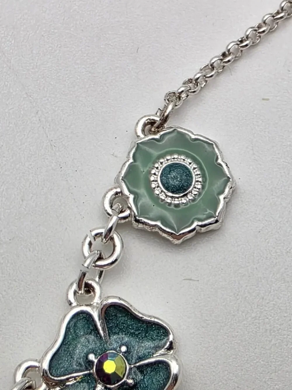 Avon multicolor enamel