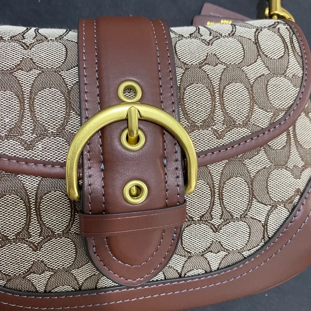 Coach accent shoulder