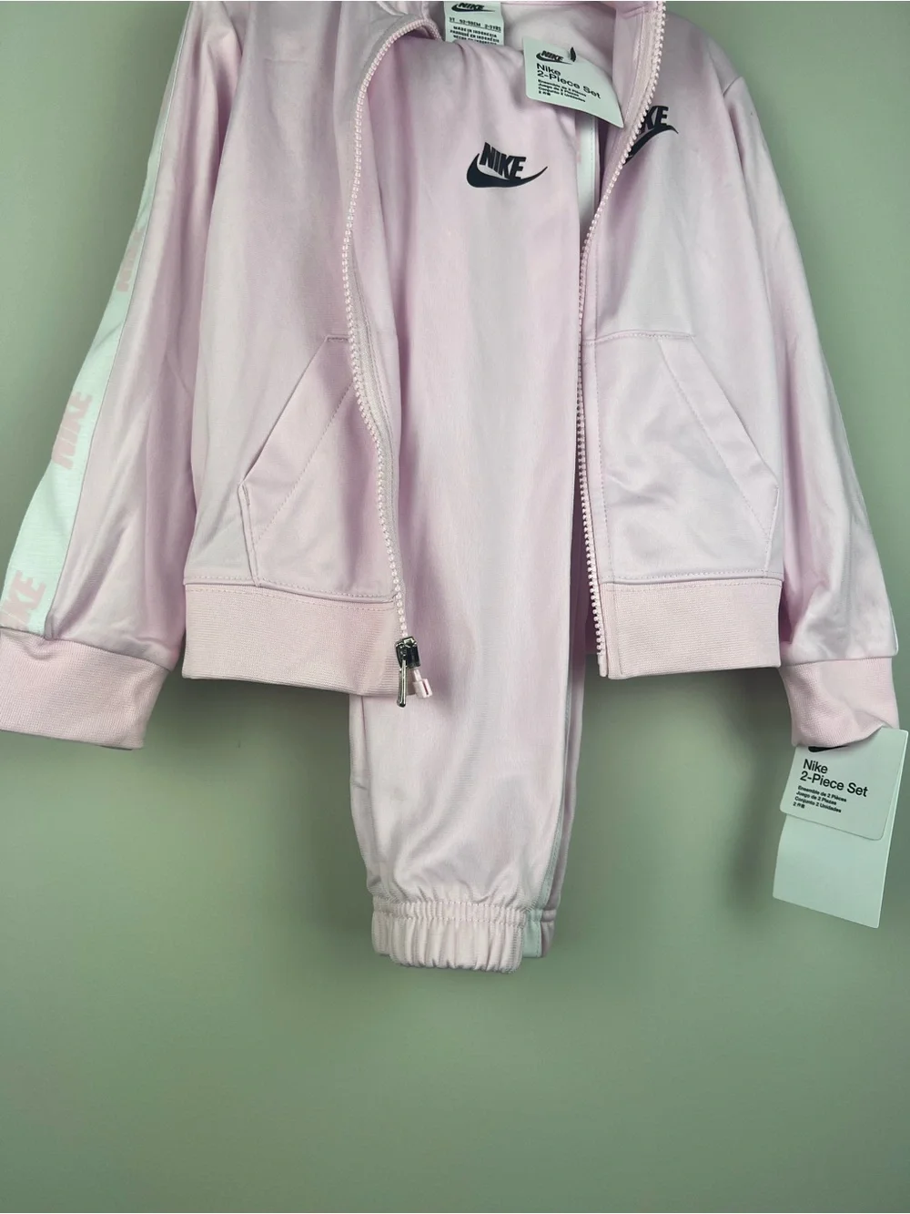 Nike logos soft tracksuit