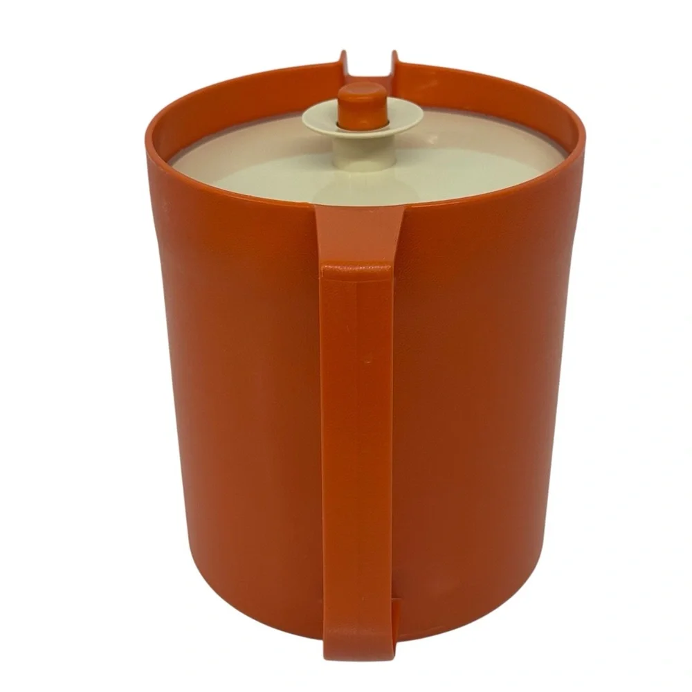 Tupperware vintage orange