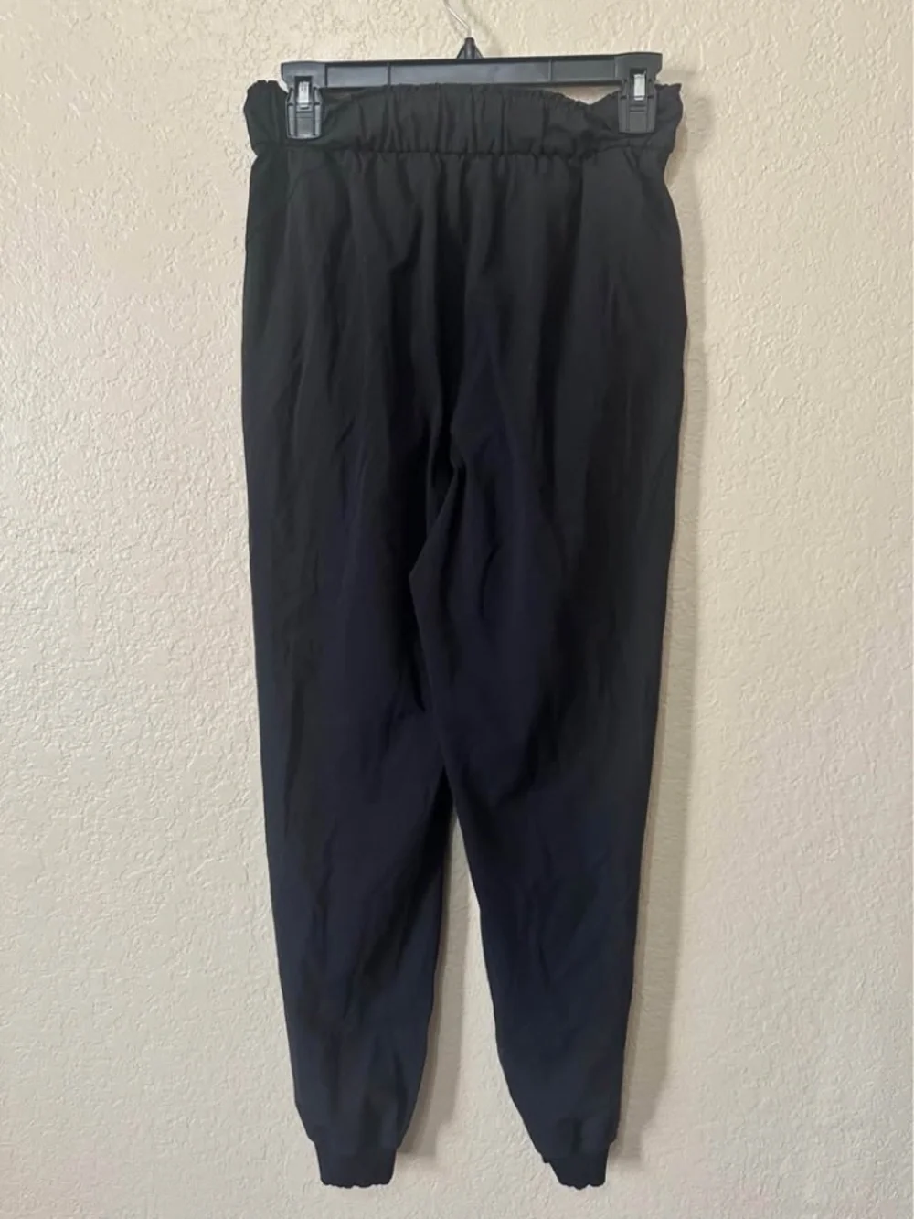 Lululemon Keep Moving Jogger in Black