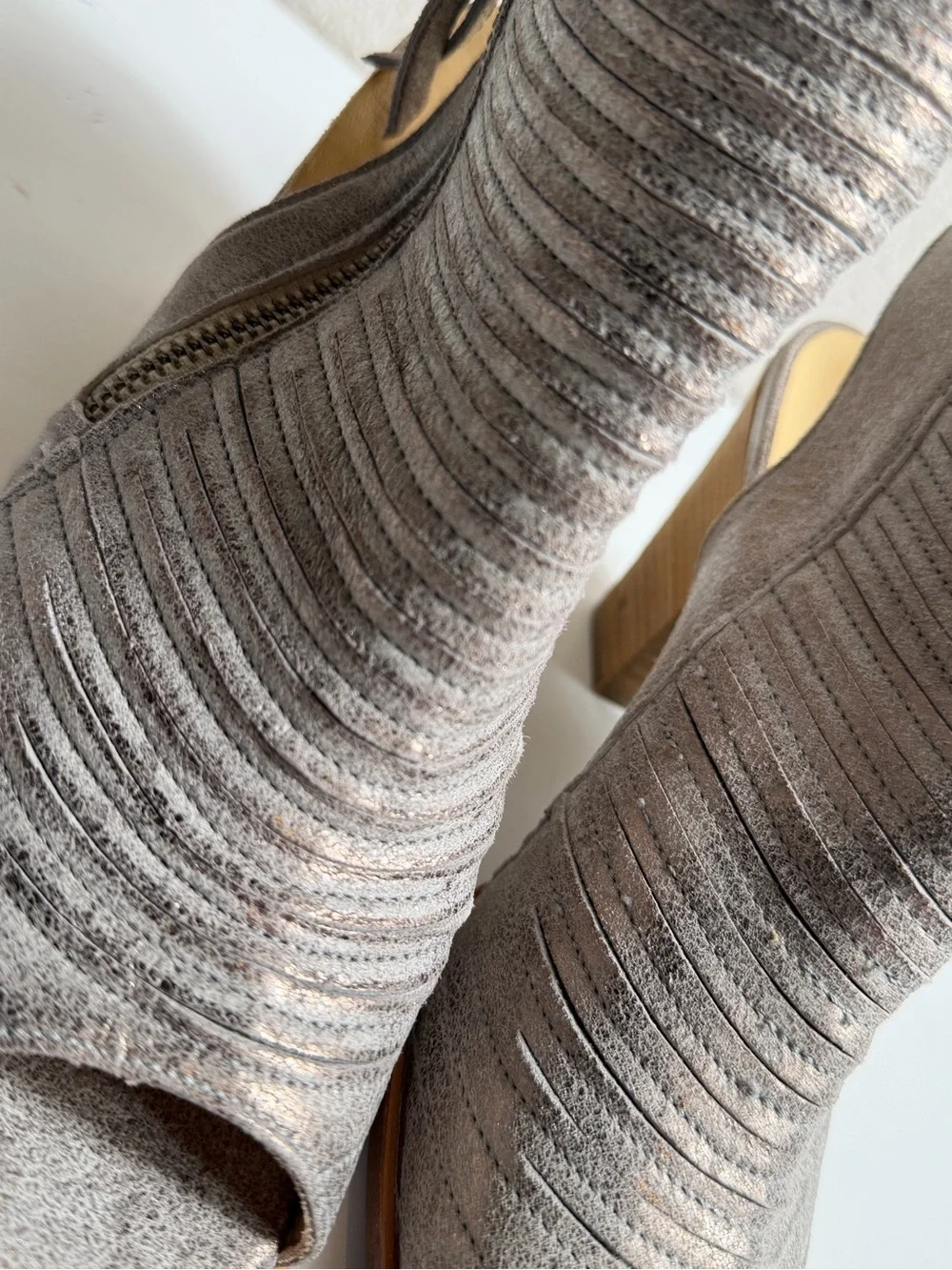 Paul Green~Cayanne~Smoke Brush Metallic~Leather~Peep Toe~Heeled~Bootie~Size 4.5