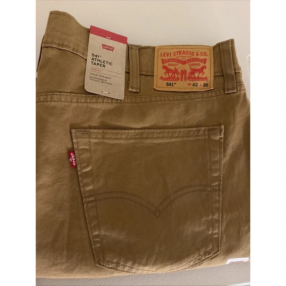 NWT Levi's 541 Men's 42x30 Athletic Fit Stretch Pants Chino Tan Brown New