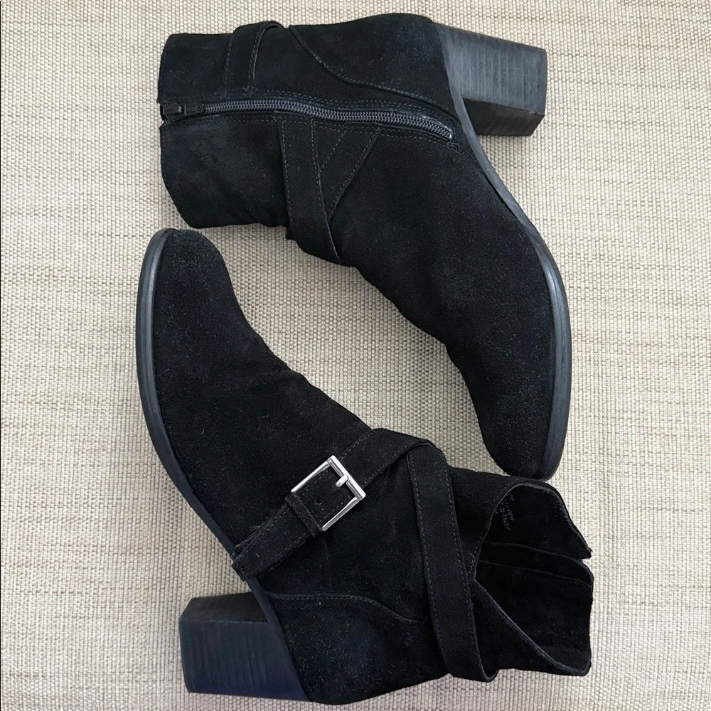 Anthropologie Matisse Harper black suede leather ankle boots “tulip collar”
