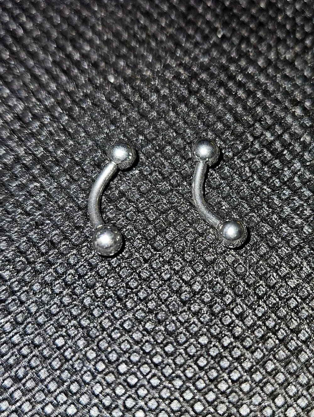 N/A curved eyebrow