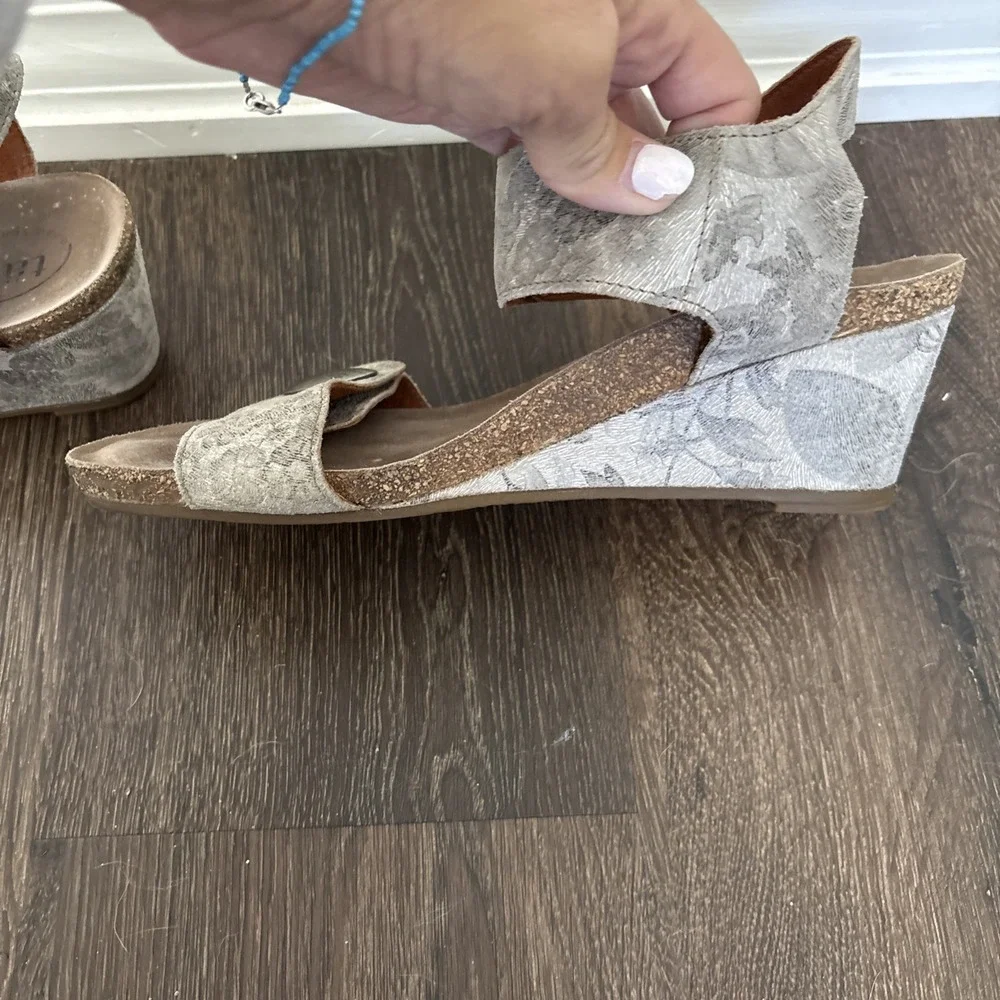 Taos Footwear taos carousel