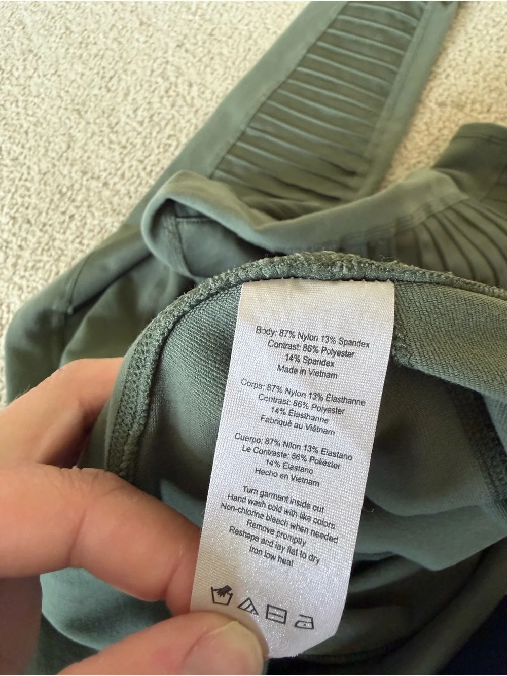 ALO Yoga comfortable olive