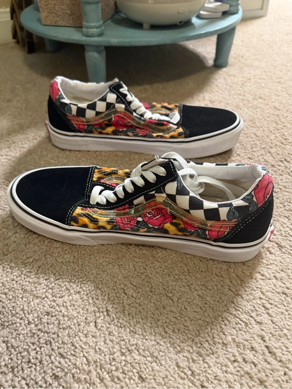 Vans Old Skool Rose/Animal Check Red Black Sneakers Mens 7 Women’s 8.5g