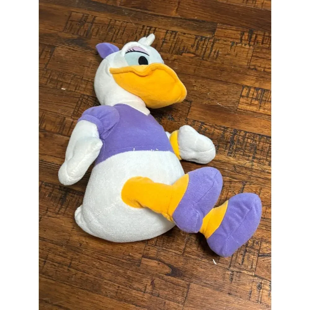 Disney daisy duck