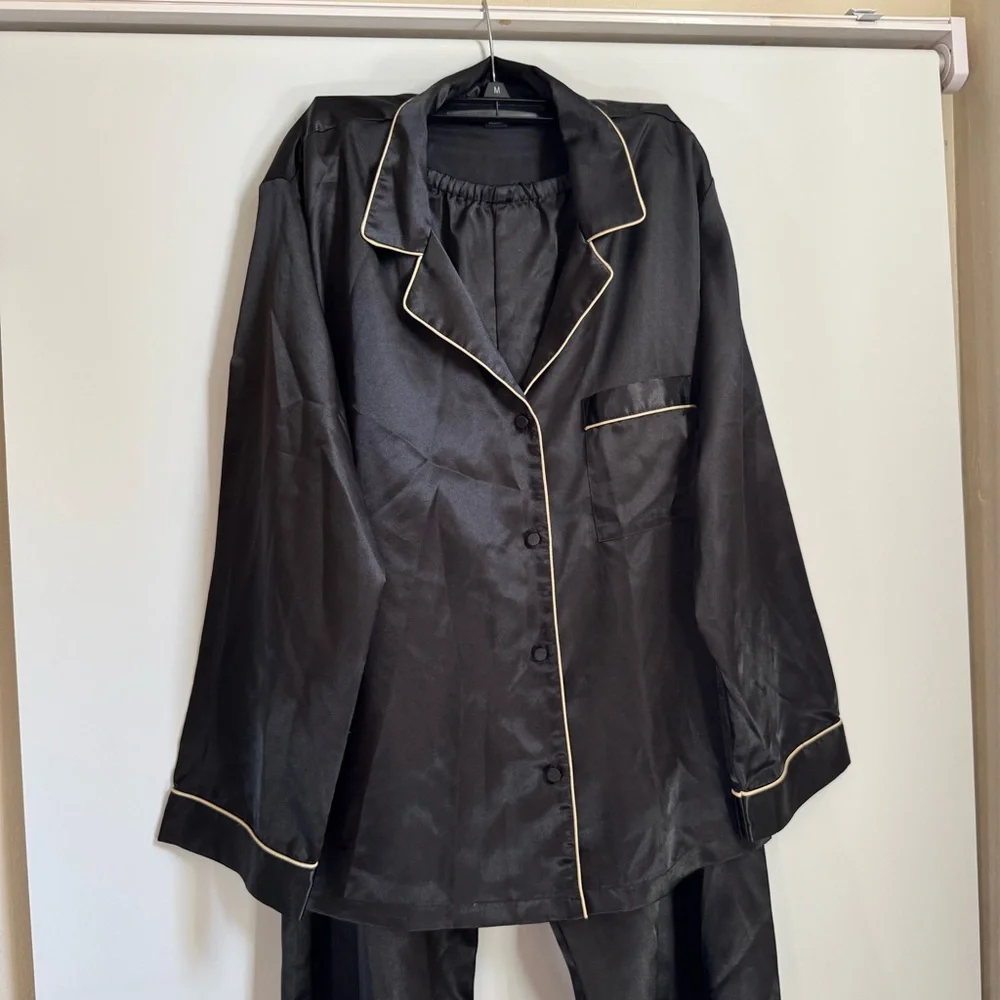 Jones New York luxurious black
