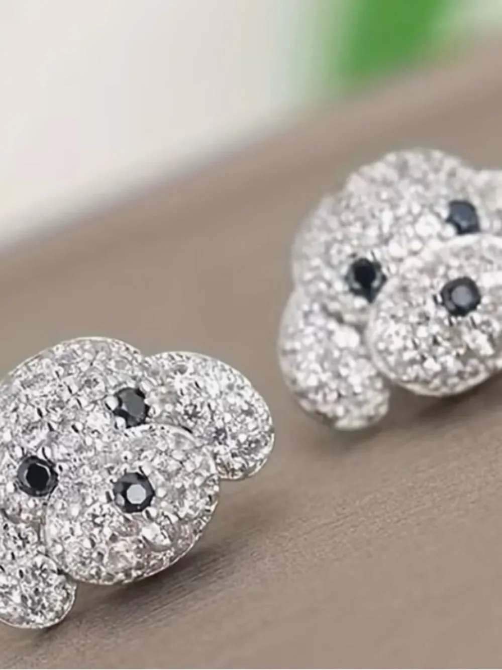 🐶 Betsey Johnson Sparkling Silver Dog Face Stud Earrings Pet-Inspired Jewelry 🐶