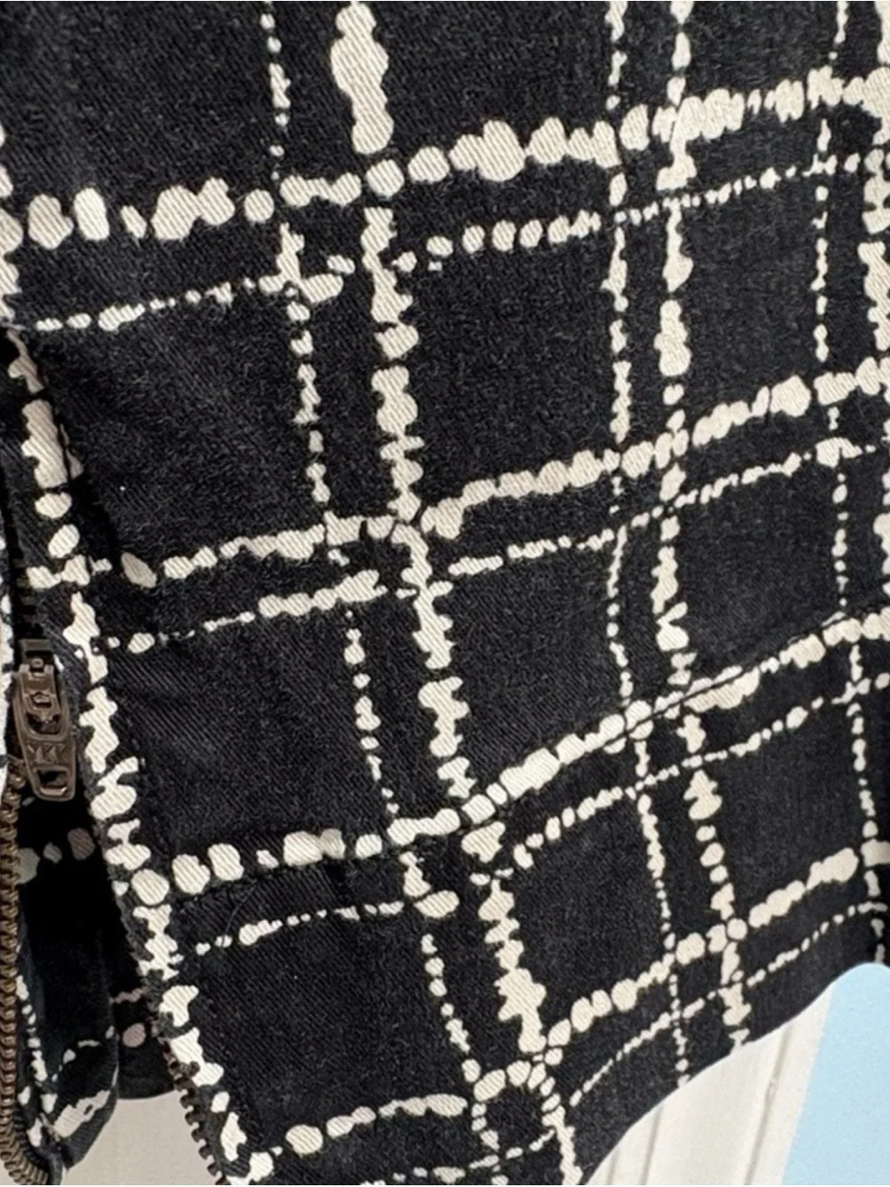 N/A comfortable black