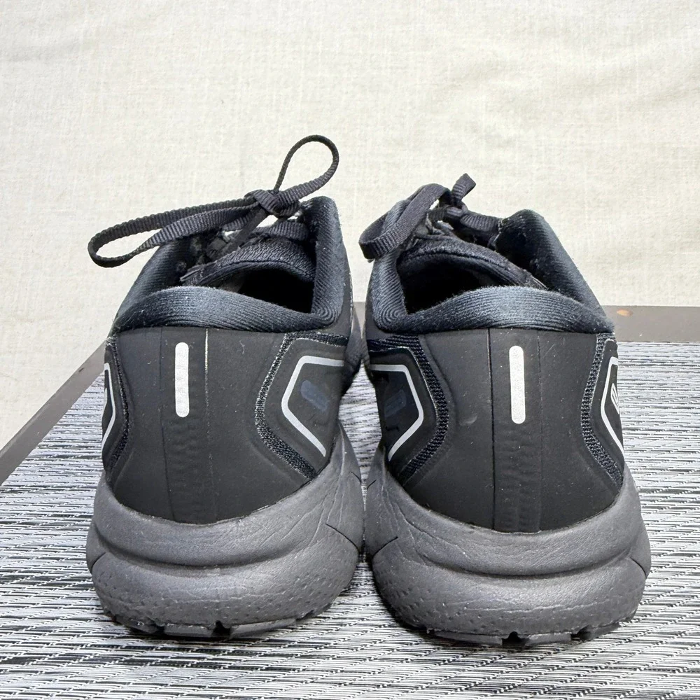 Brooks wear scuffs
