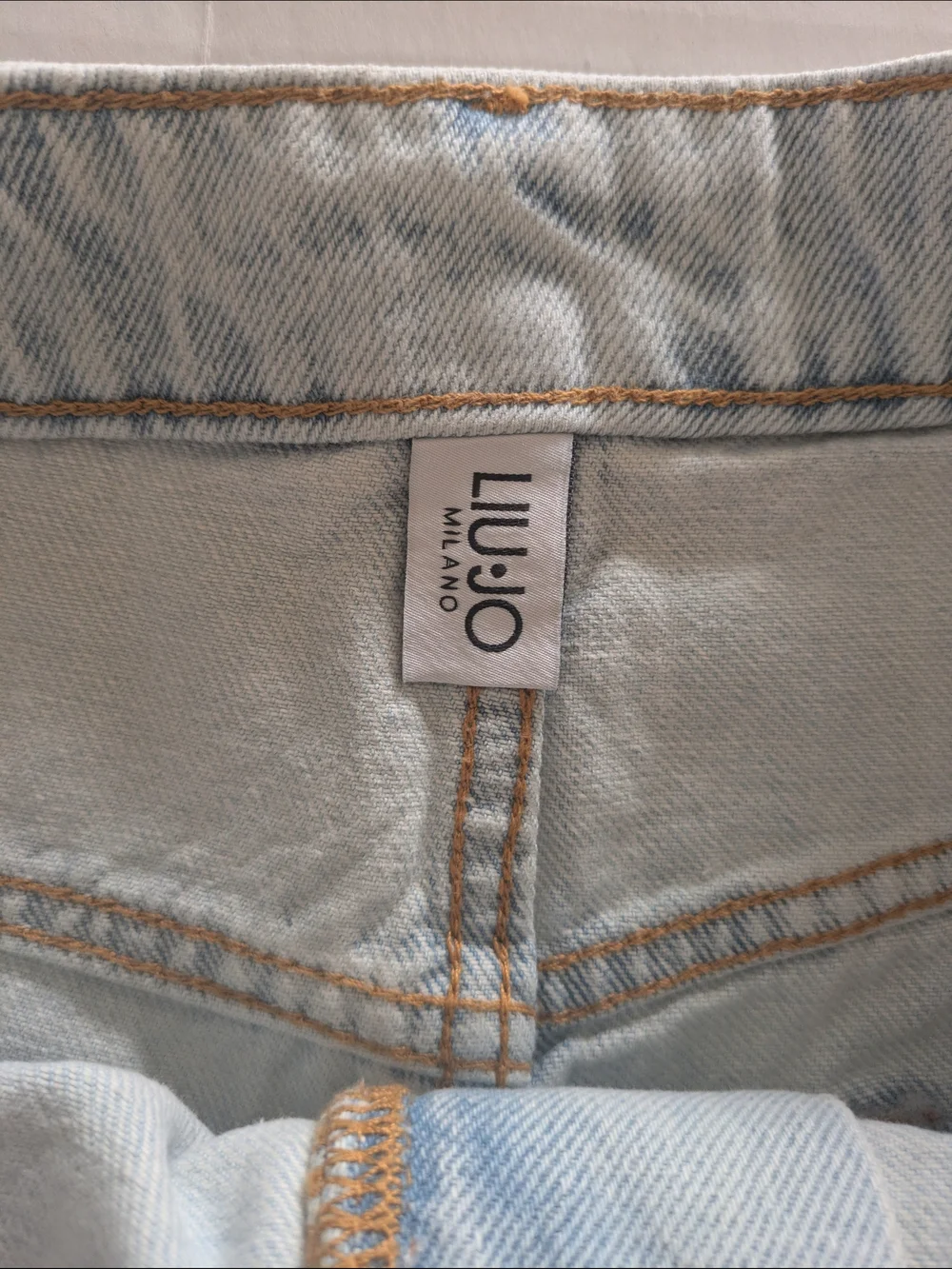 Liu Jo 16 light detailing