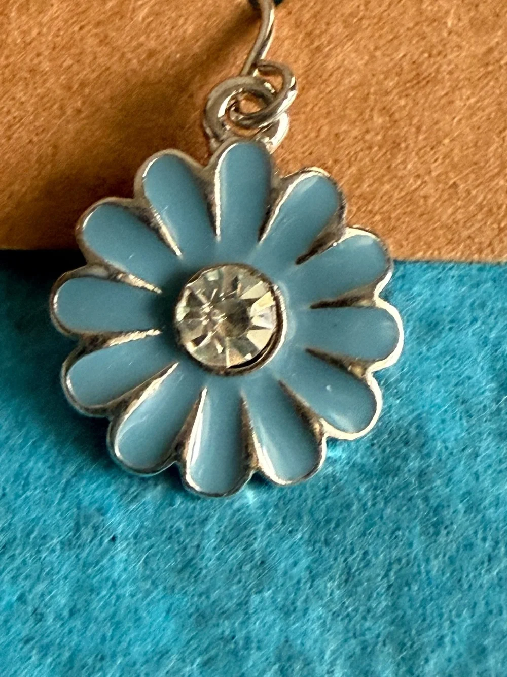N/A charming blue