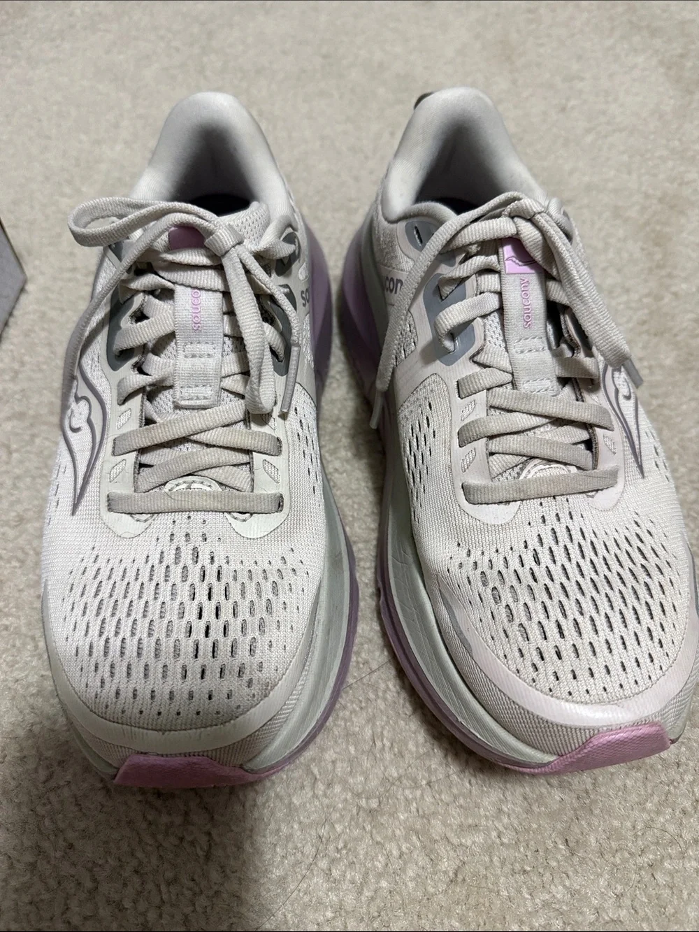 Saucony women running