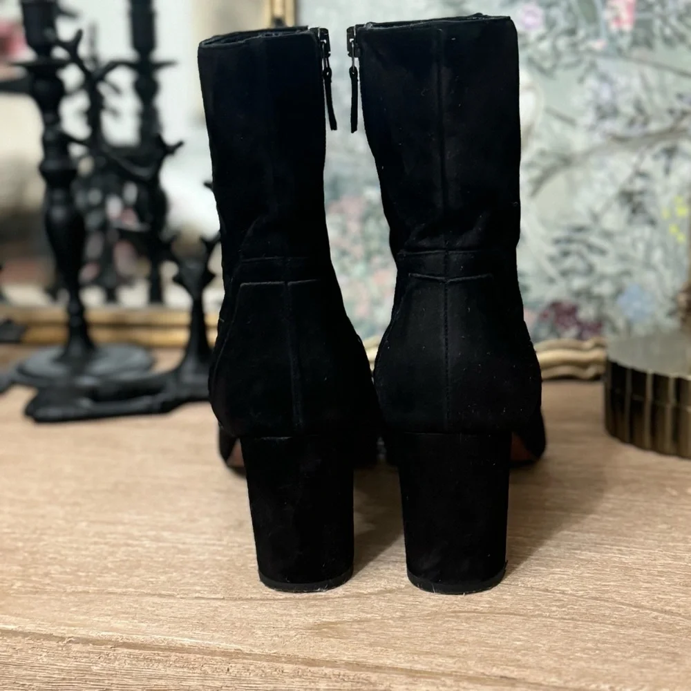 Aquatalia tilly suede