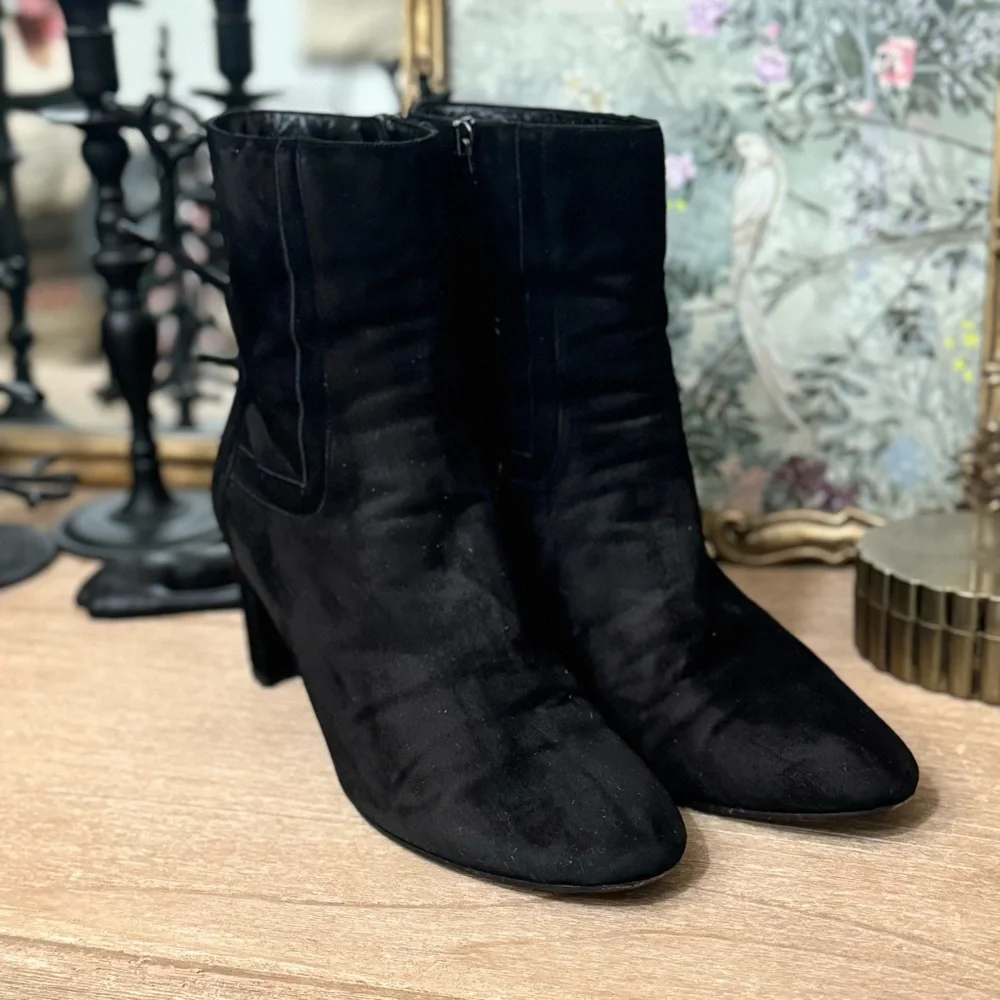 Aquatalia tilly suede