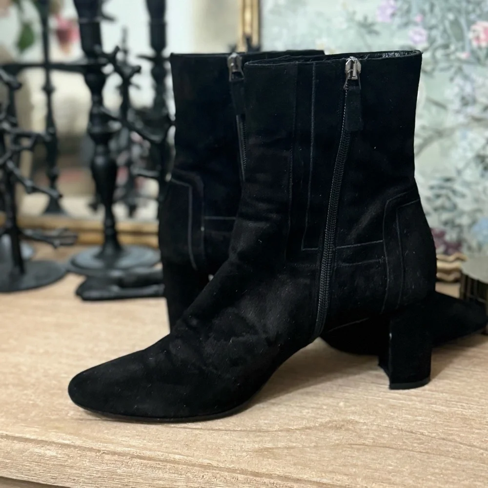 Aquatalia tilly suede