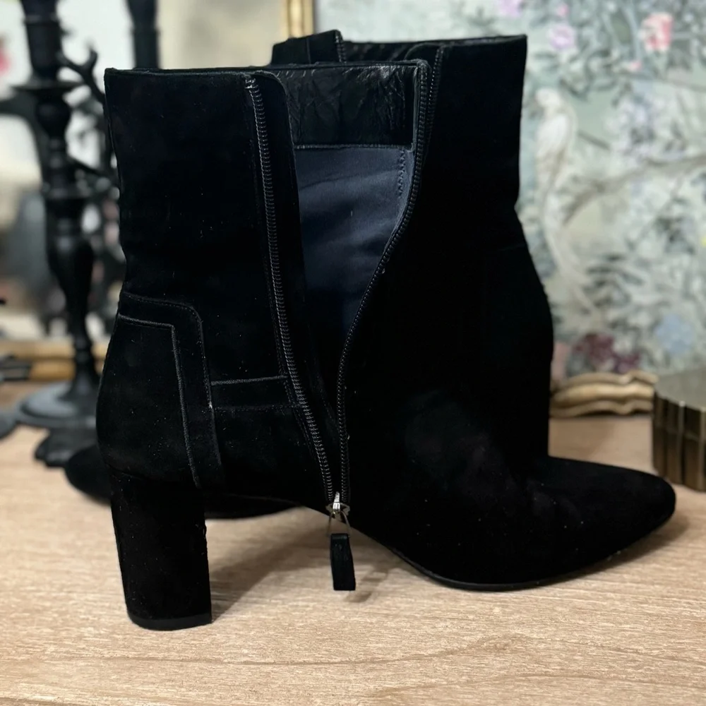 Aquatalia tilly suede
