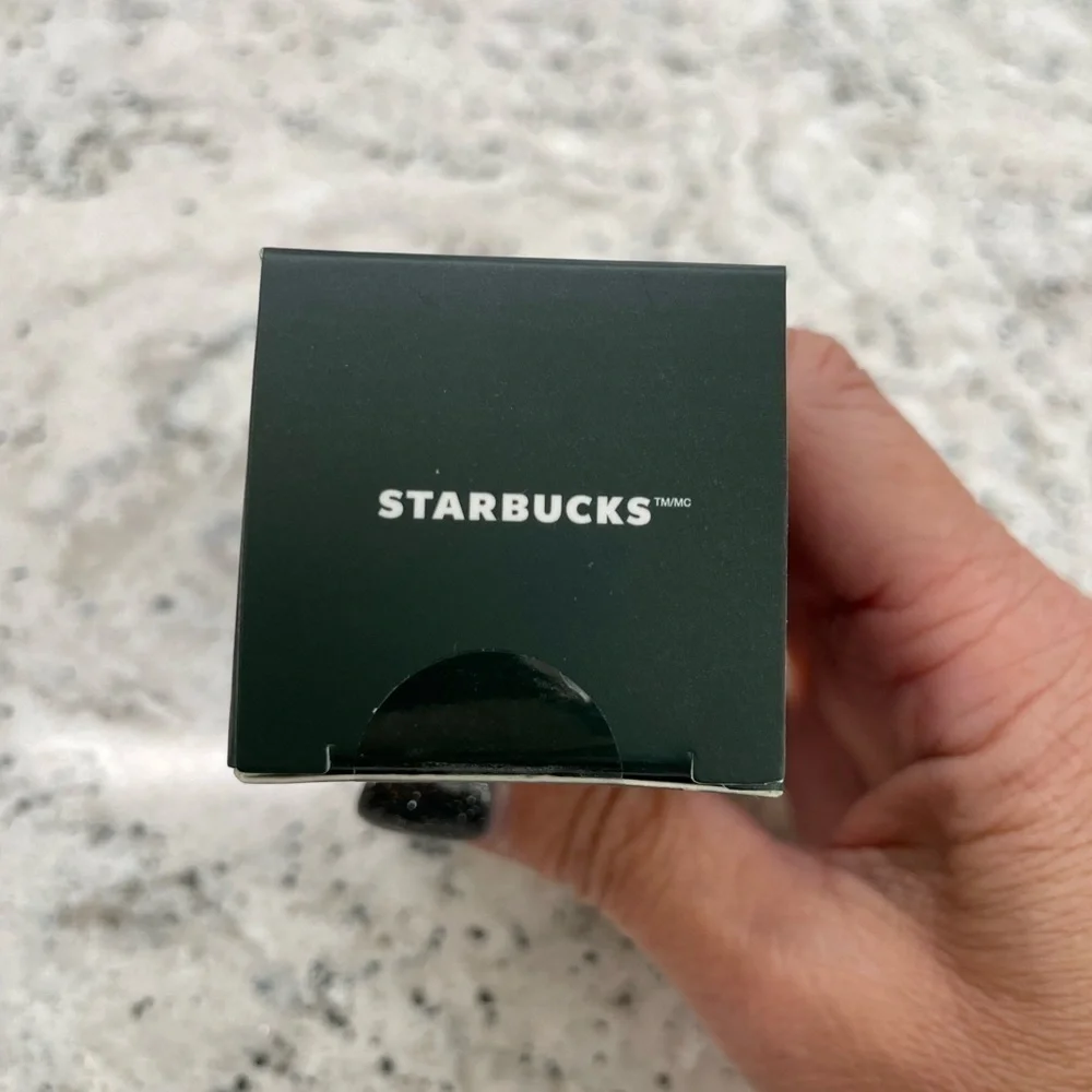 Starbucks shipper cold sealed