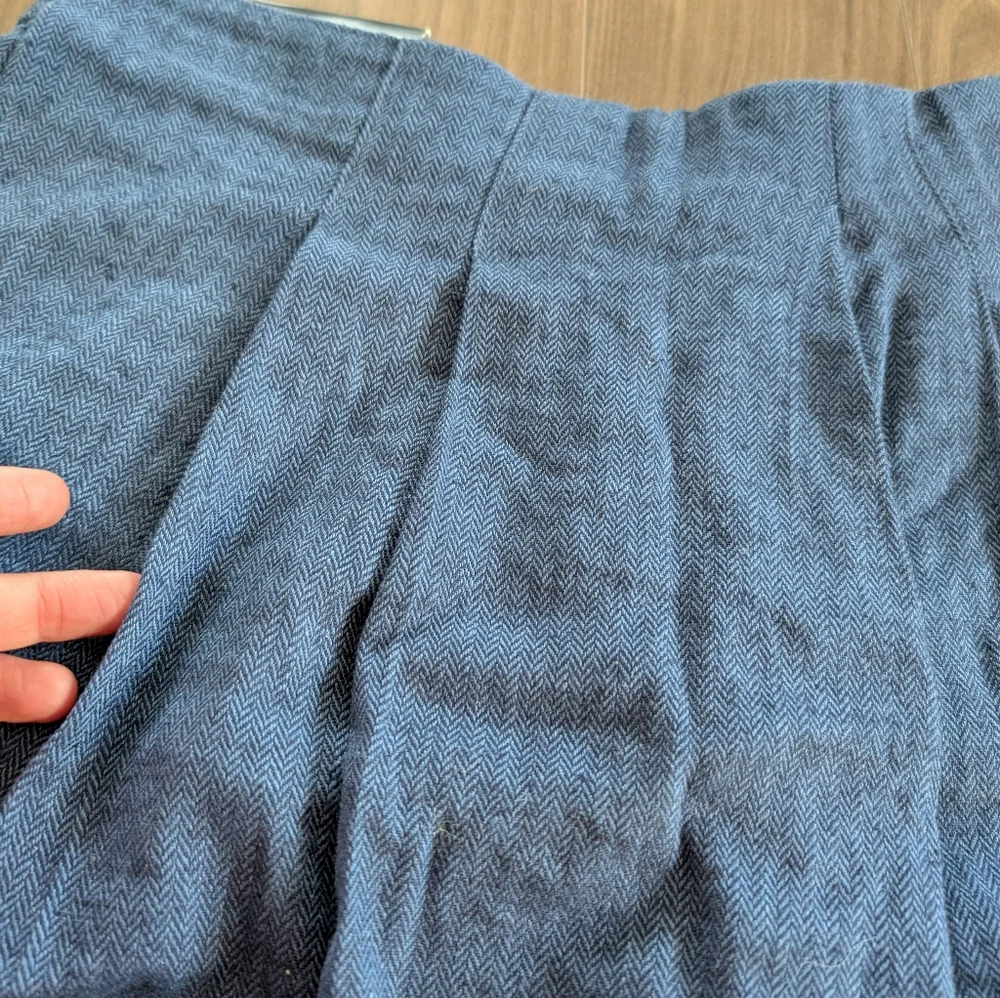 Banana Republic Factory tailored pleated