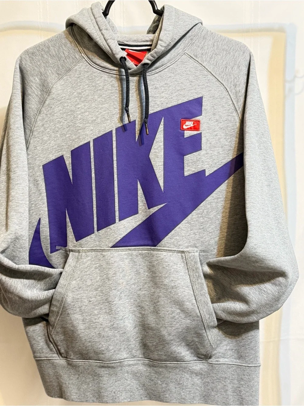 Nike Men’s Pullover Hoodie L Regular Gray Purple Logo Graphic Fleece Pockets