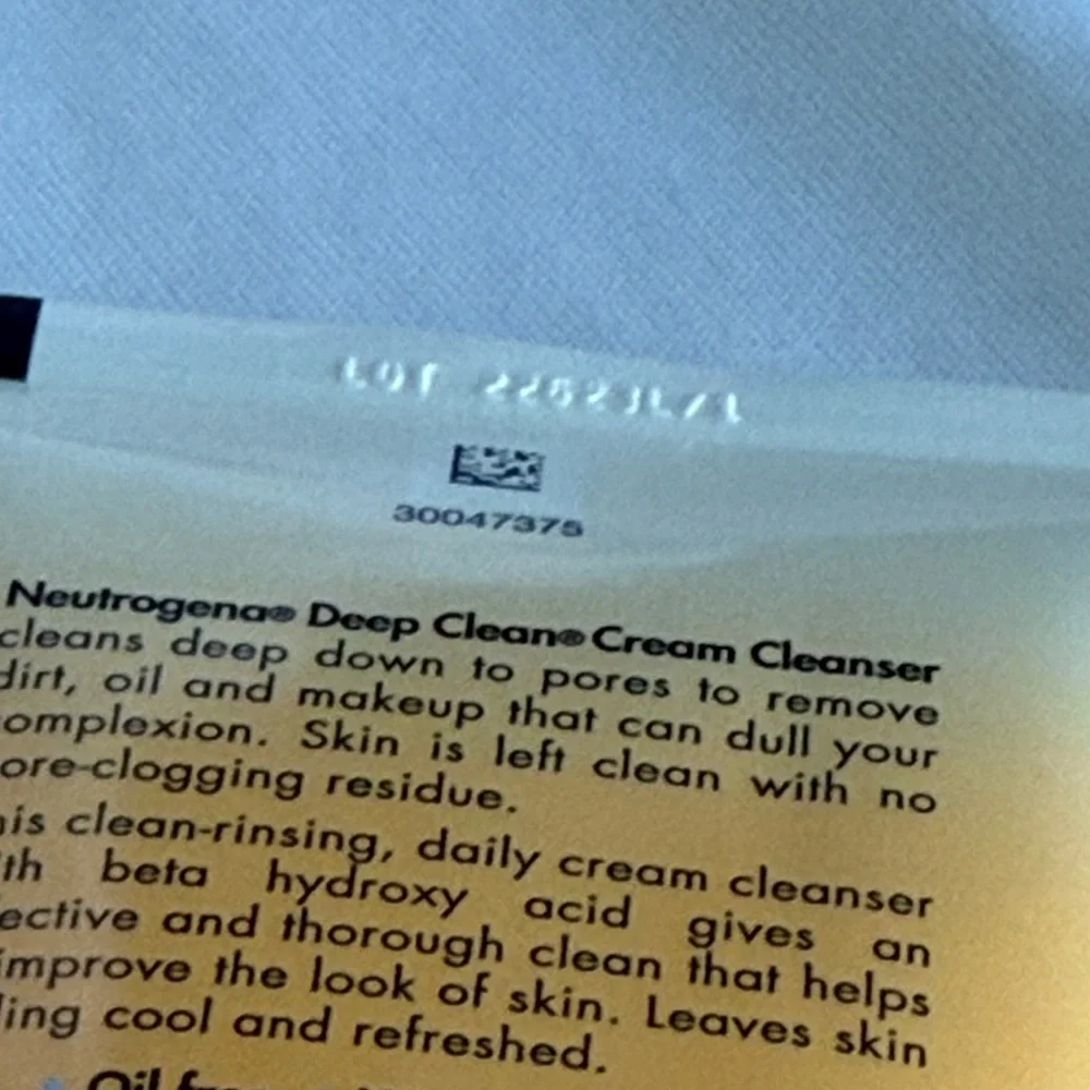 Neutrogena cream cleanser