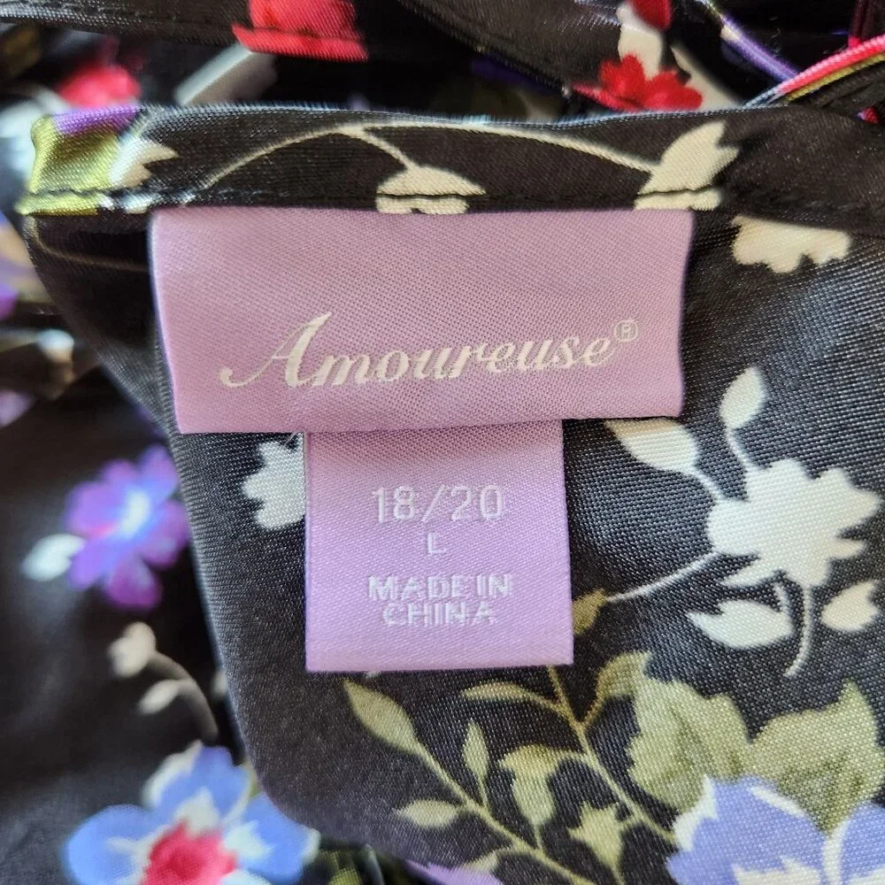 Amoureuse black satin
