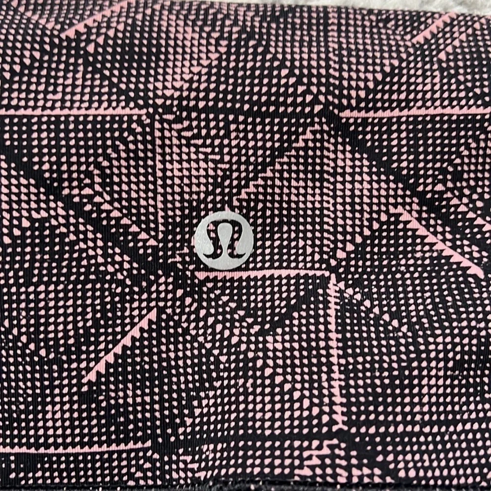 lululemon athletica excellent size