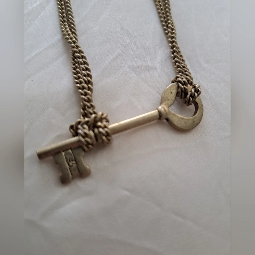 Jessica Simpson gently used