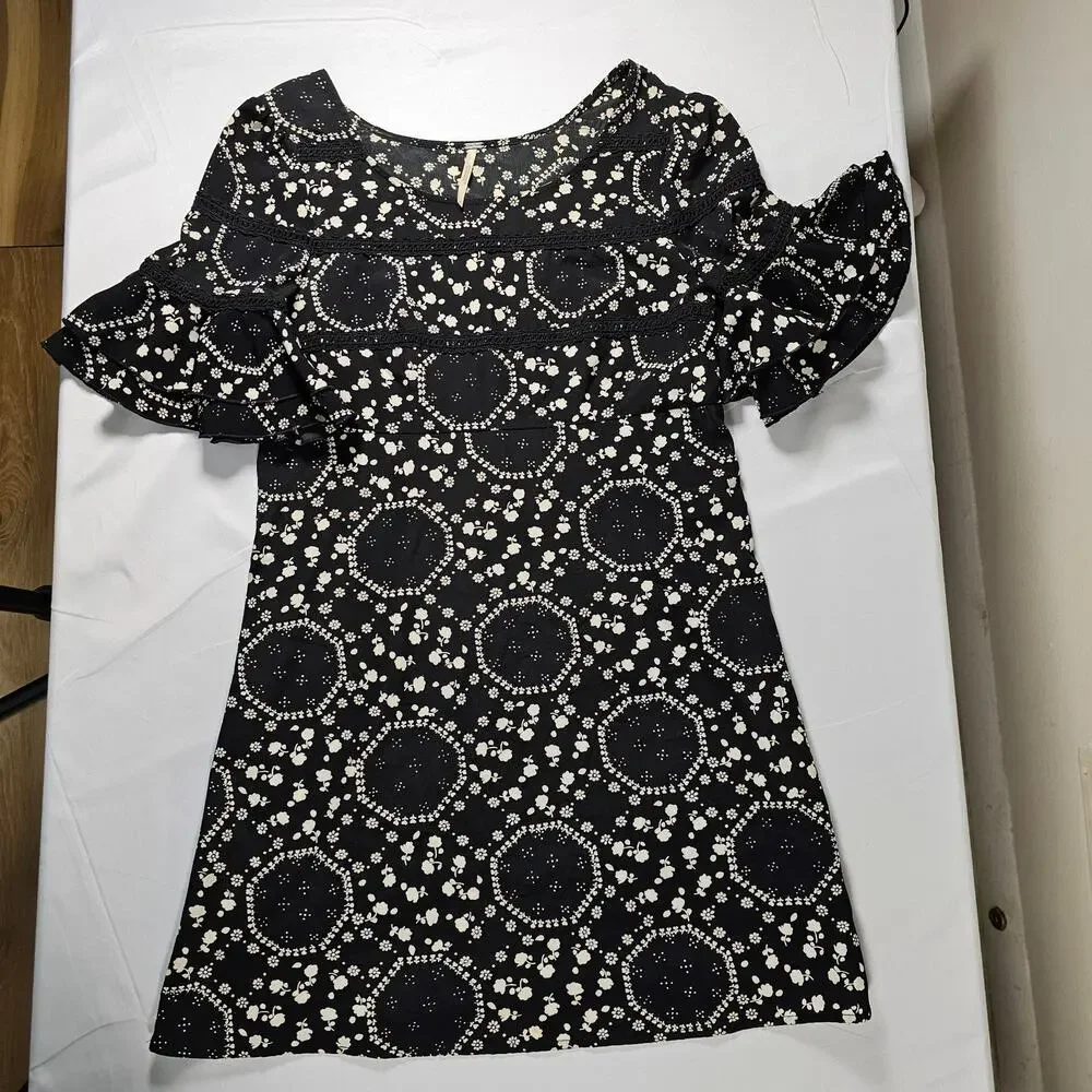 Free People Black Floral Boho Mini Dress‎ Size 4 Ruffle Sleeve Lace Trim