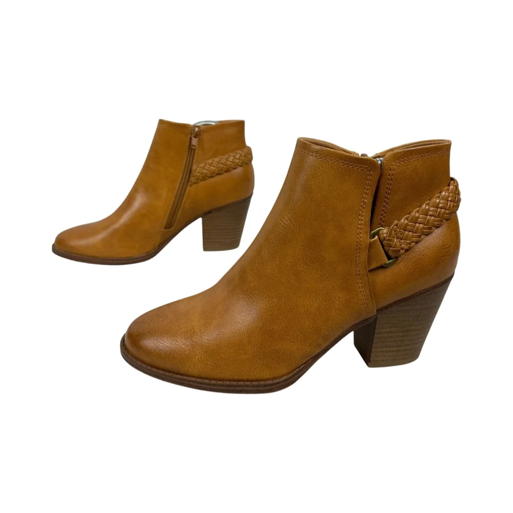 NWOT Size 6.5 BareTraps Charlotte Ankle Booties with Braided Detail in Chestnut