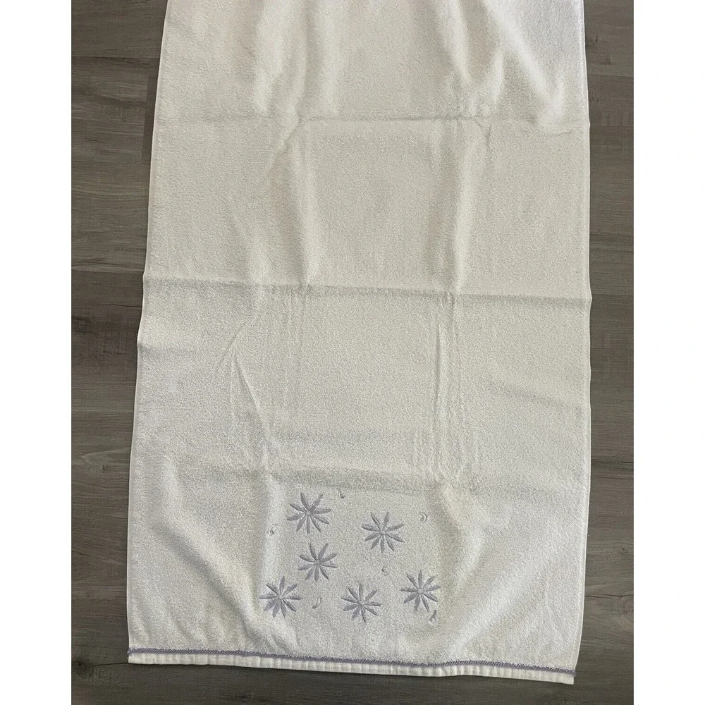Vtg Penneys Home Collection White w/Embroidered Purple Flowers Hand/ Bath Towels