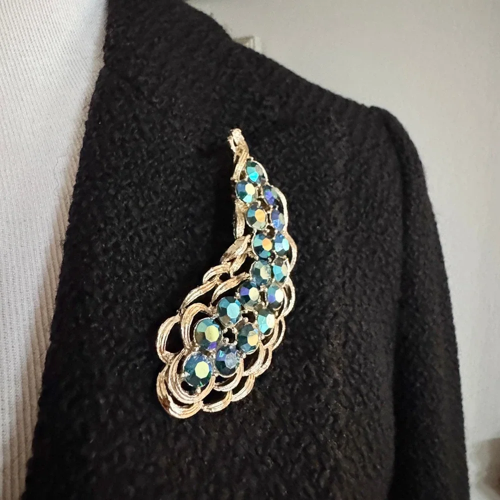 N/A vintage statement