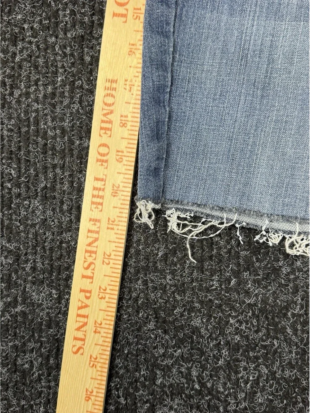 Signature by Levi Strauss & Co. Women’s Straight Mid Rise Denim Cutoff Shorts 24