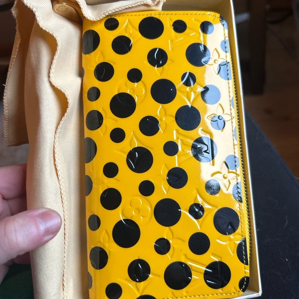 Louis Vuitton authentic 2012