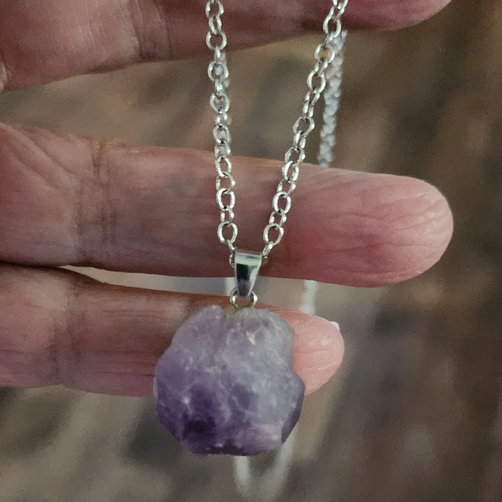 no brand amethyst rough