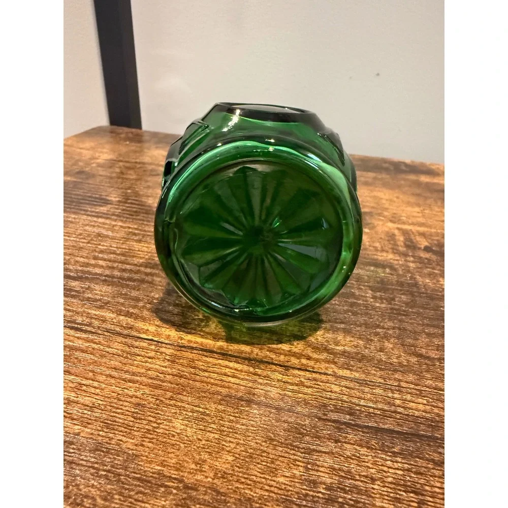 Unbranded vintage emerald