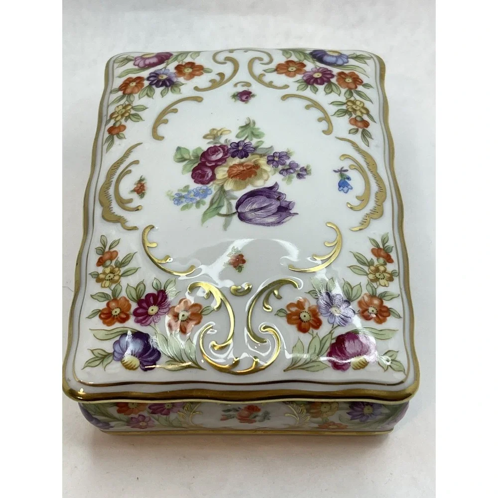 Schuman Bavaria Arzberg intricate jewelry chip