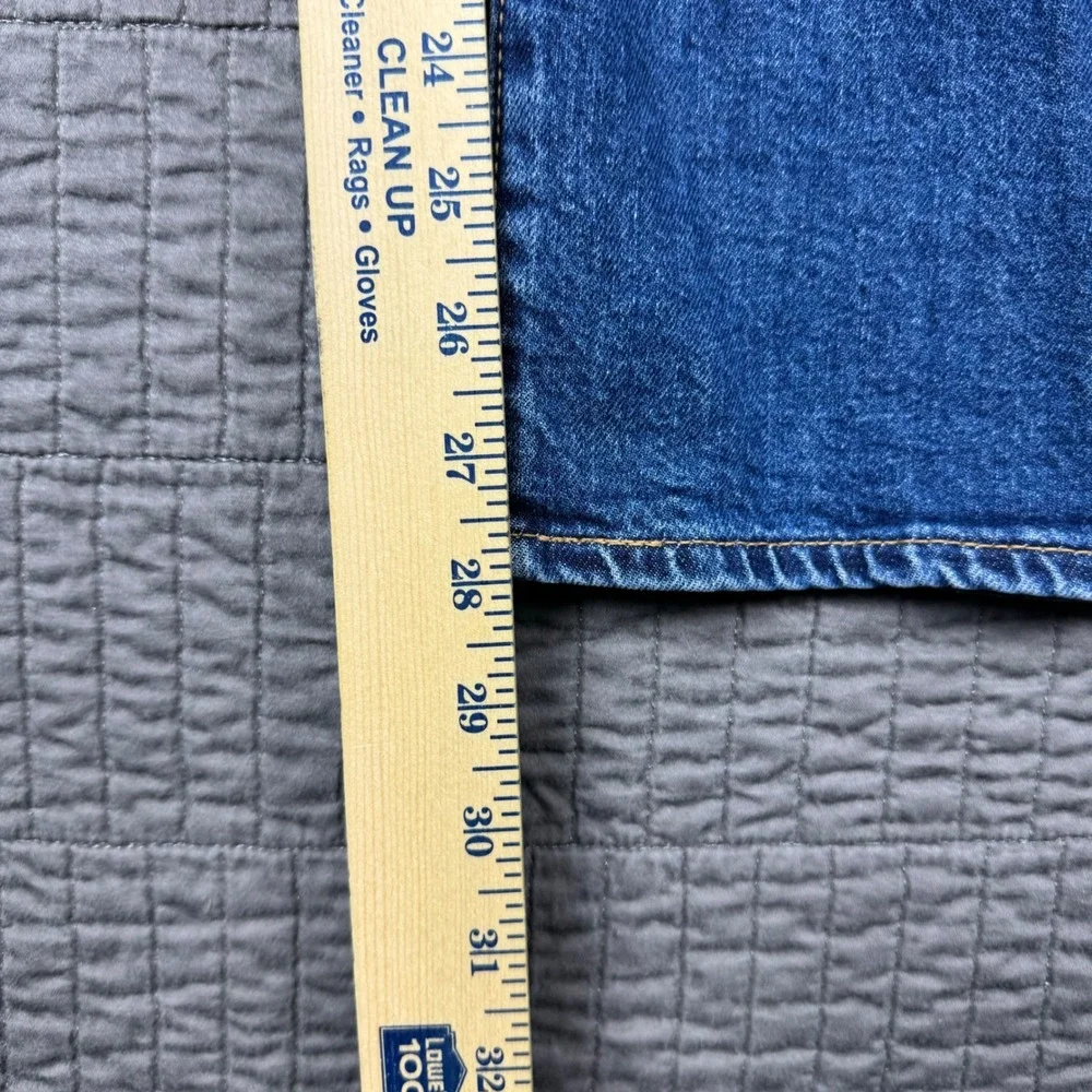 Levis tagged size