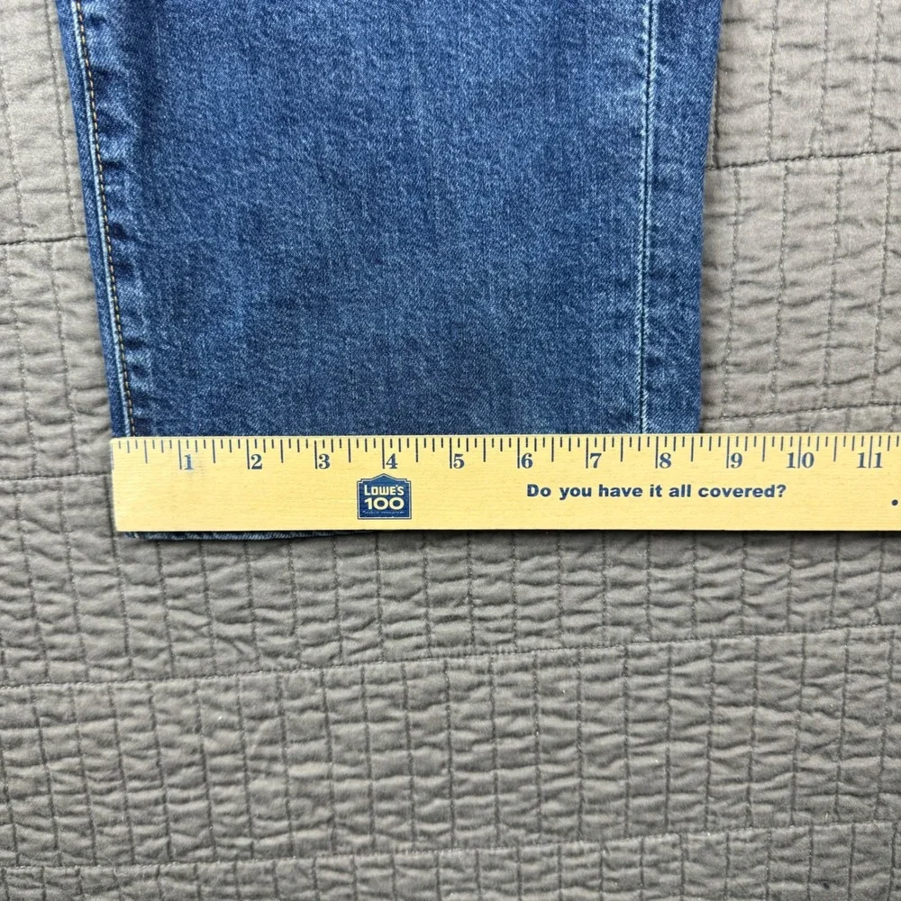 Levis tagged size