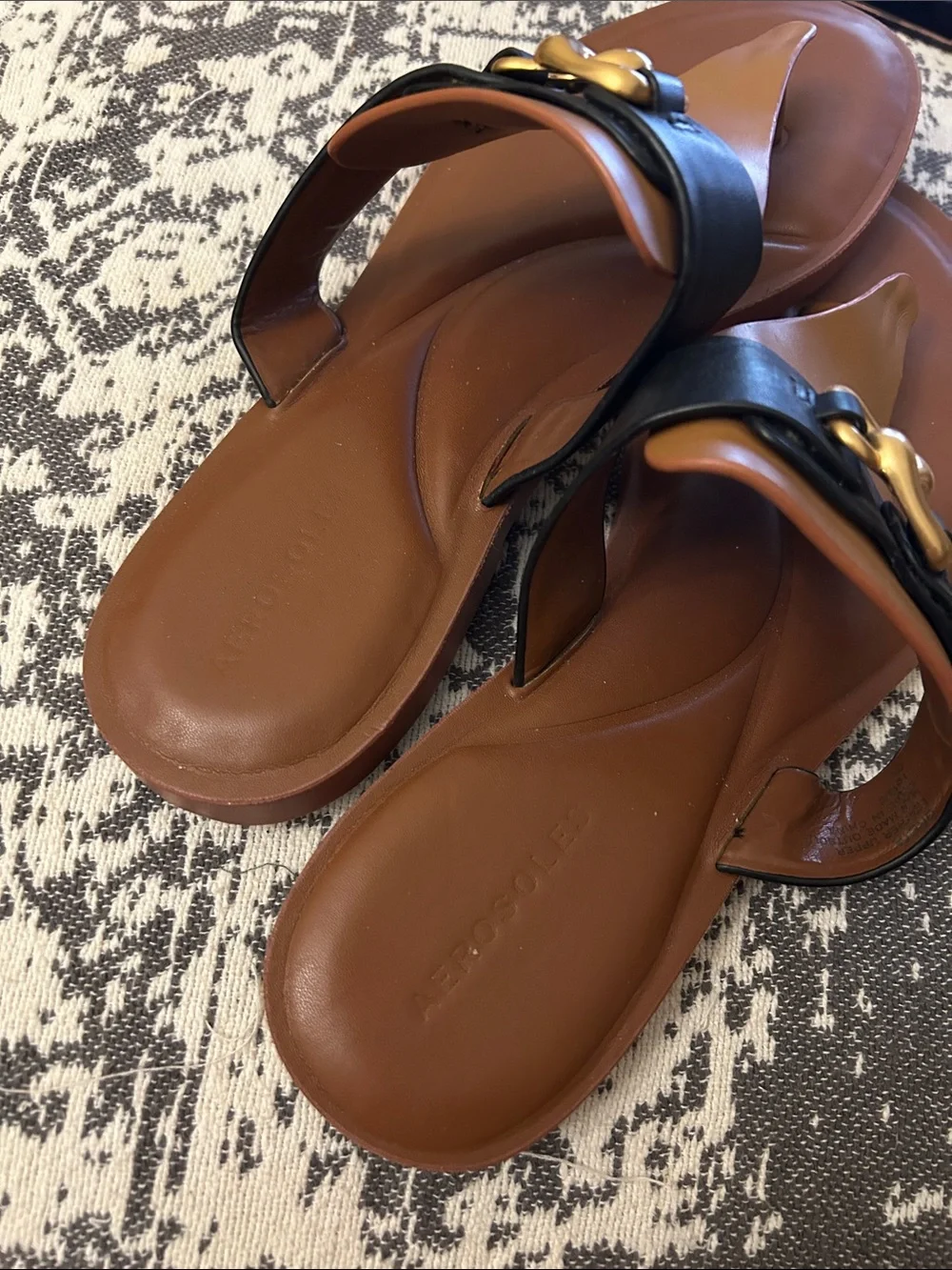AEROSOLES leather slide