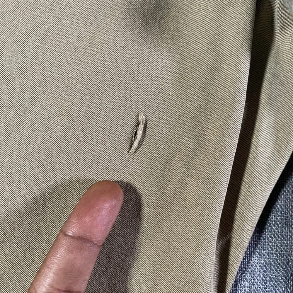 Banana Republic small hole