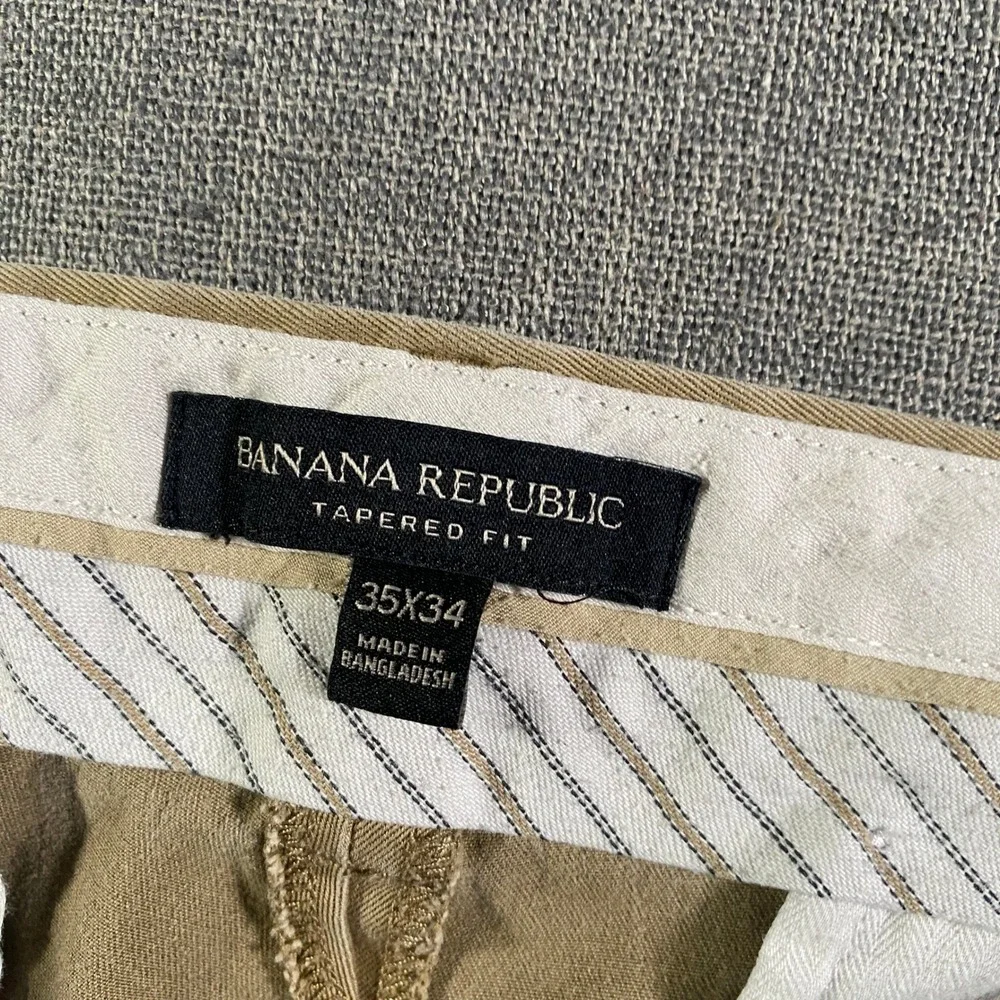 Banana Republic small hole