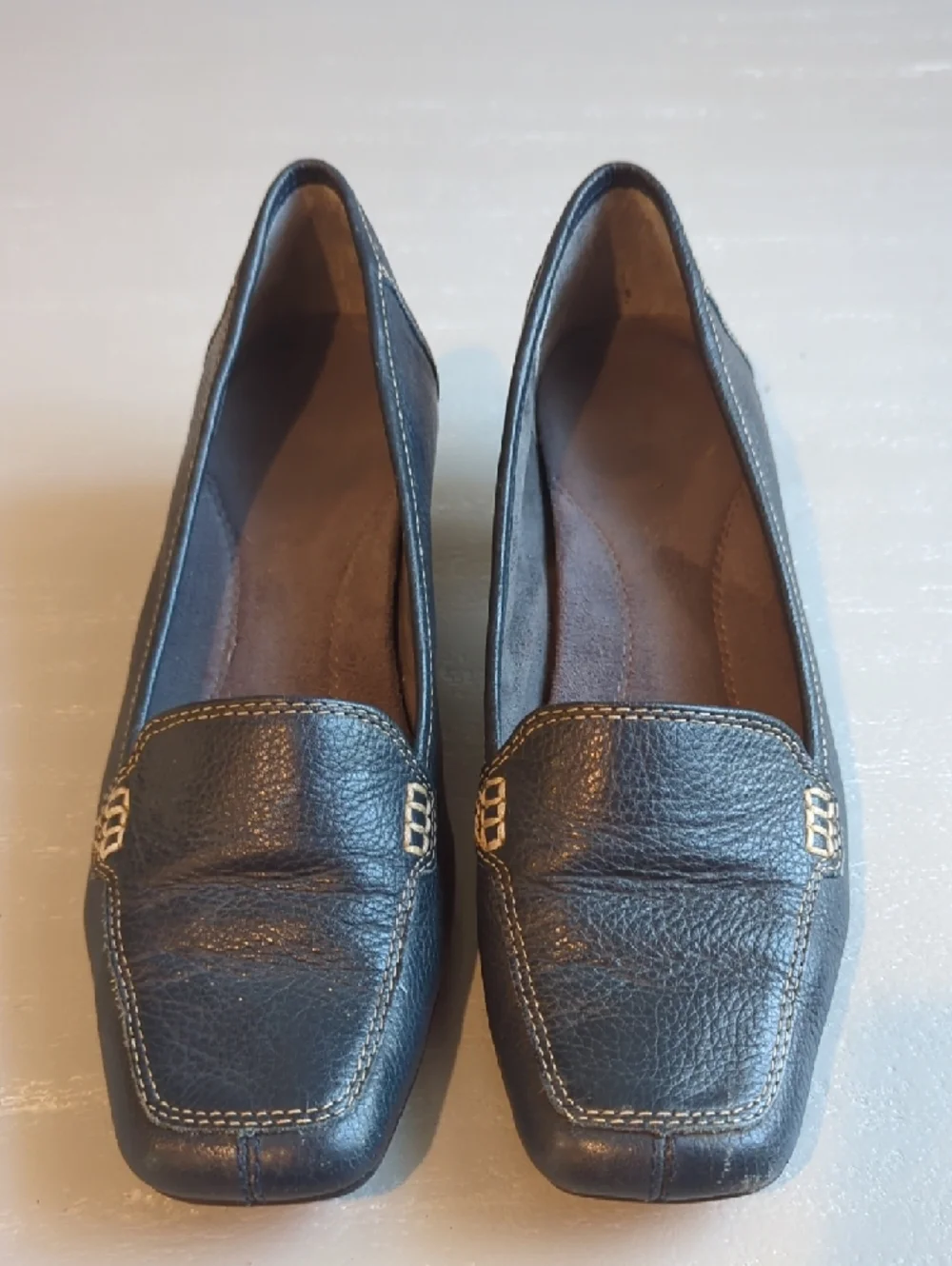 AEROSOLES classic leather
