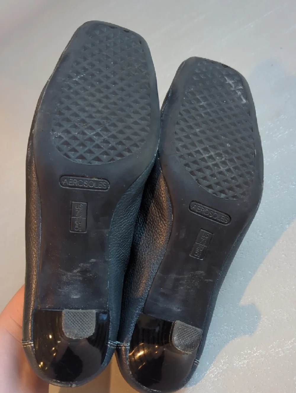 AEROSOLES classic leather