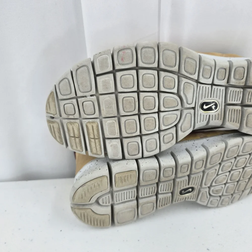 Nike free powelines