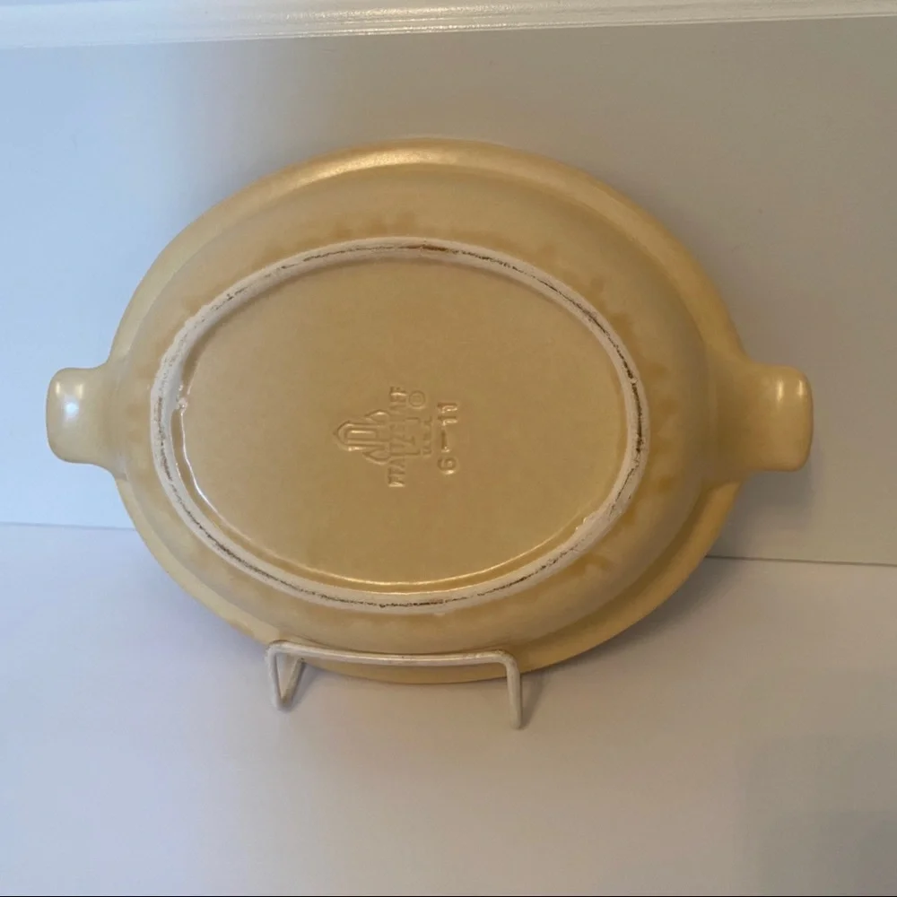 Pfaltzgraff tan dish